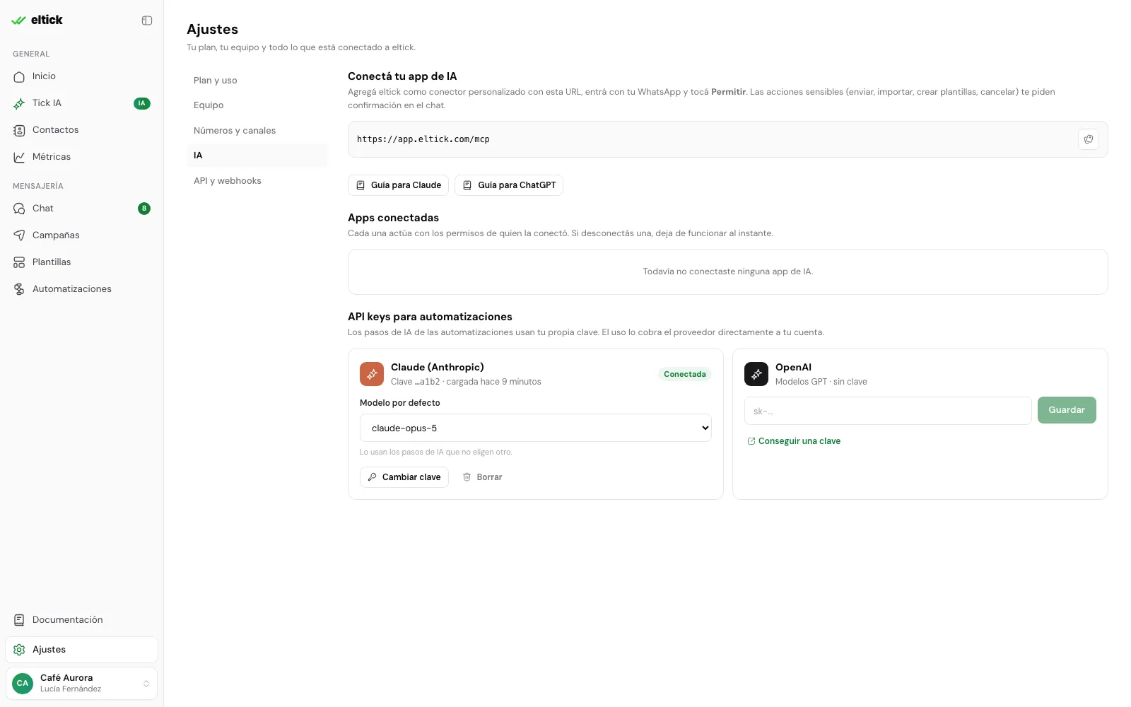 Ajustes, IA: la sección API keys para automatizaciones con la tarjeta de Claude (Anthropic) conectada y la de OpenAI sin clave